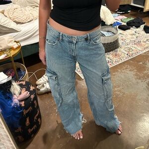 ZARA Low rise cargo jeans